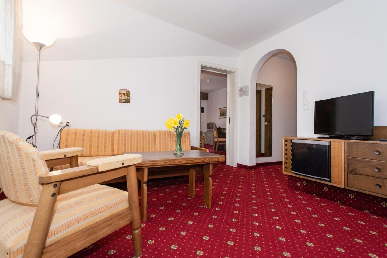 Hotel Am Wolfgrubenersee Soprabolzano Habitación foto